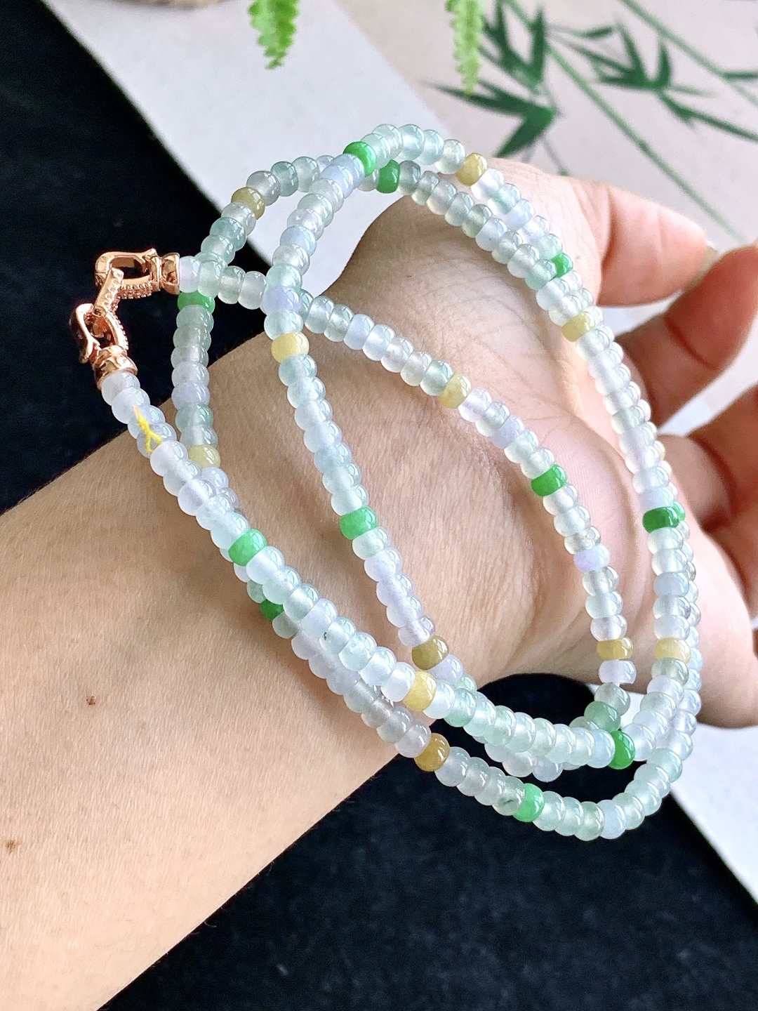 【珠子】️冰多宝珠链算盘珠珠链 【说明】缅甸 性比高 【尺寸】4.2-2.5，30cm 【重量】26克