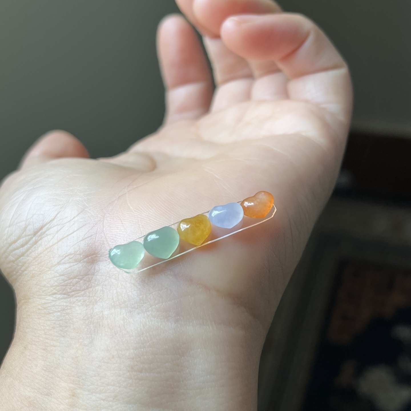 冰种多彩小爱心一组，镶手链，锁骨链都可以哦种水好，冰透，尺寸7.1×5.5×4.3，参考图9