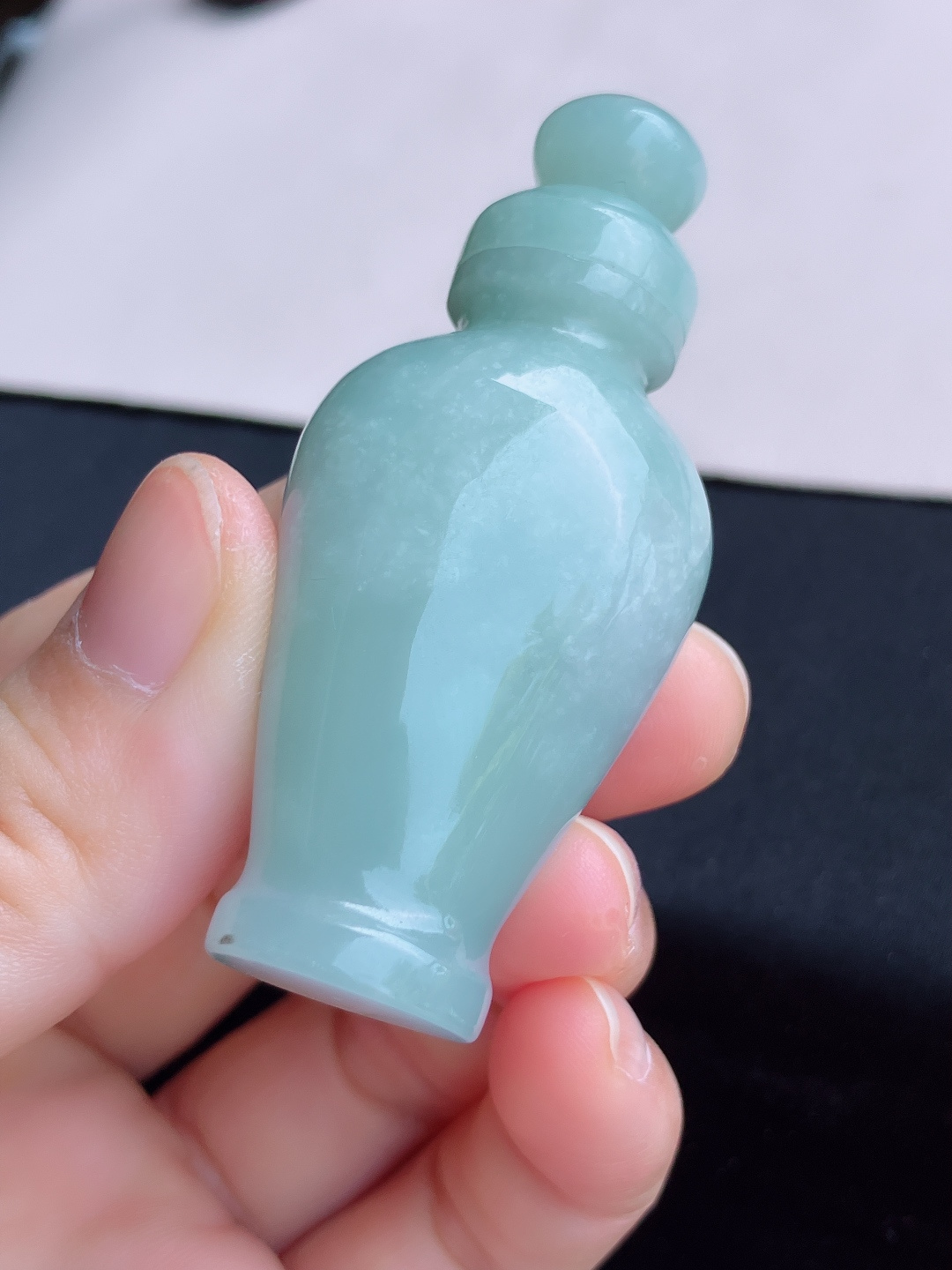 ️底色鼻烟壶，饱满大气，尺寸63.6/27/18.3/自然光实拍