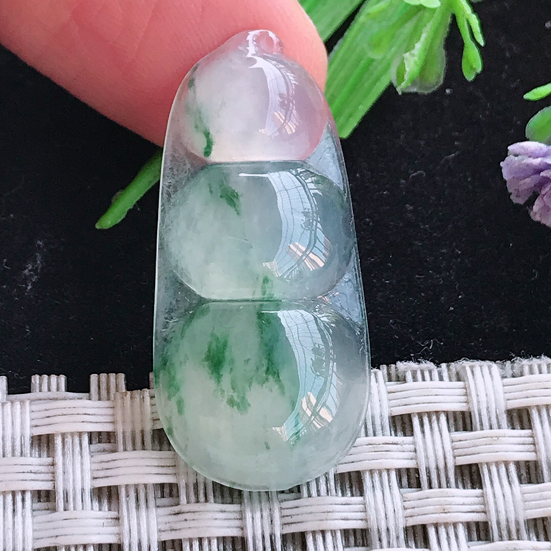 实拍A货翡翠32/15/4.1老坑冰种飘花四季豆吊坠翡翠福豆挂件