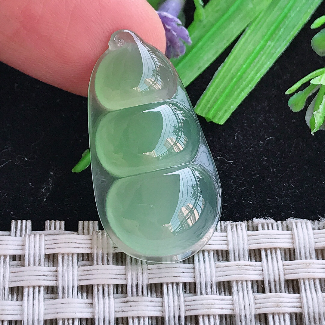 实拍A货翡翠29/15.4/4.3老坑冰种起胶冰晴绿四季豆吊坠翡翠玉牌挂件