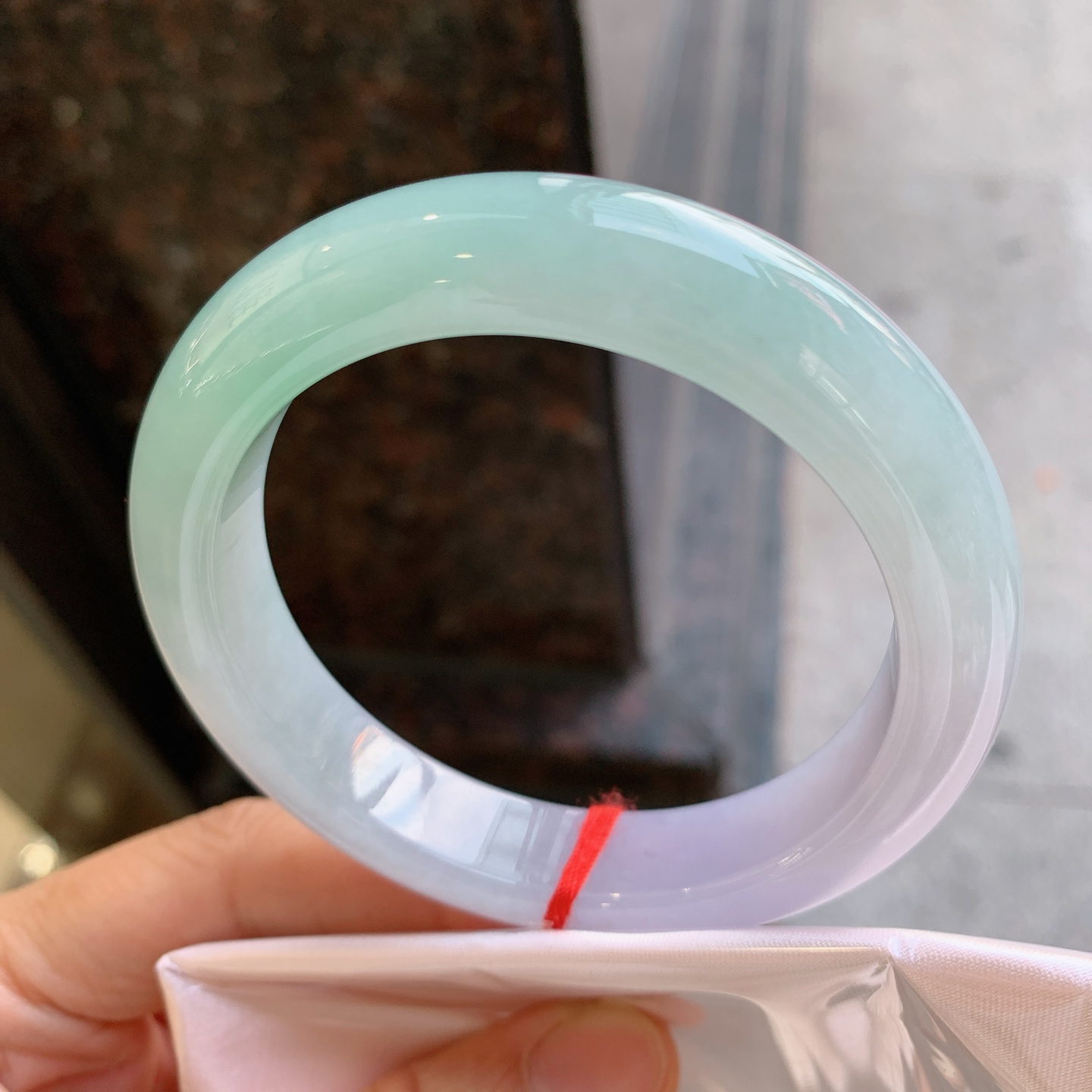 正圈紫底飘绿 无裂 尺寸：57.5/12.6/9.6 细腻