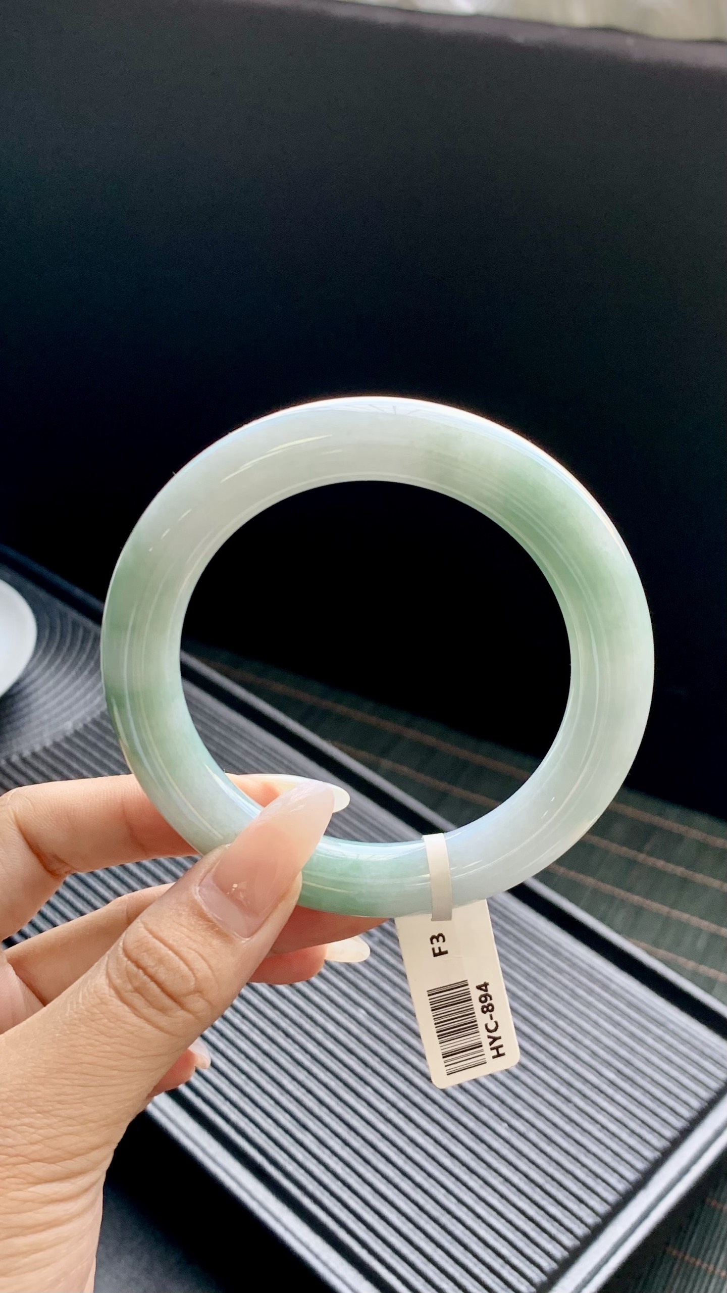 飘绿圆条手镯成品 HYC-894 尺寸：57-11-11