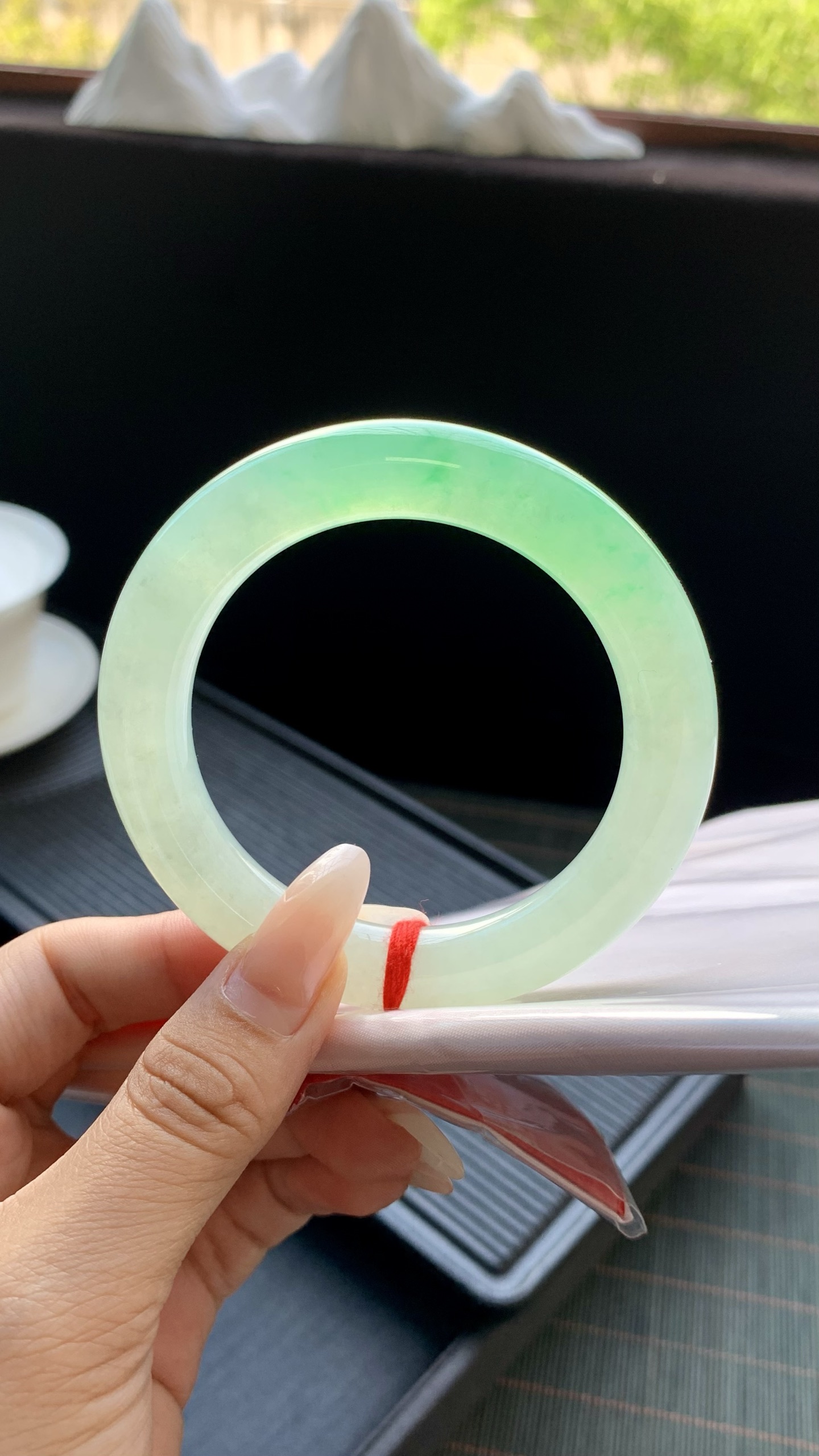 冰飘绿圆条手镯成品 J1008-2 尺寸：54-11-11