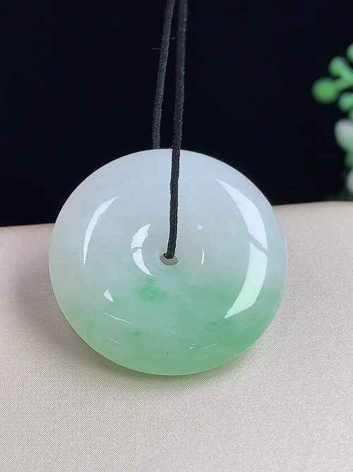 飘绿平安扣，无裂，尺寸24-5.9mm，S08yja