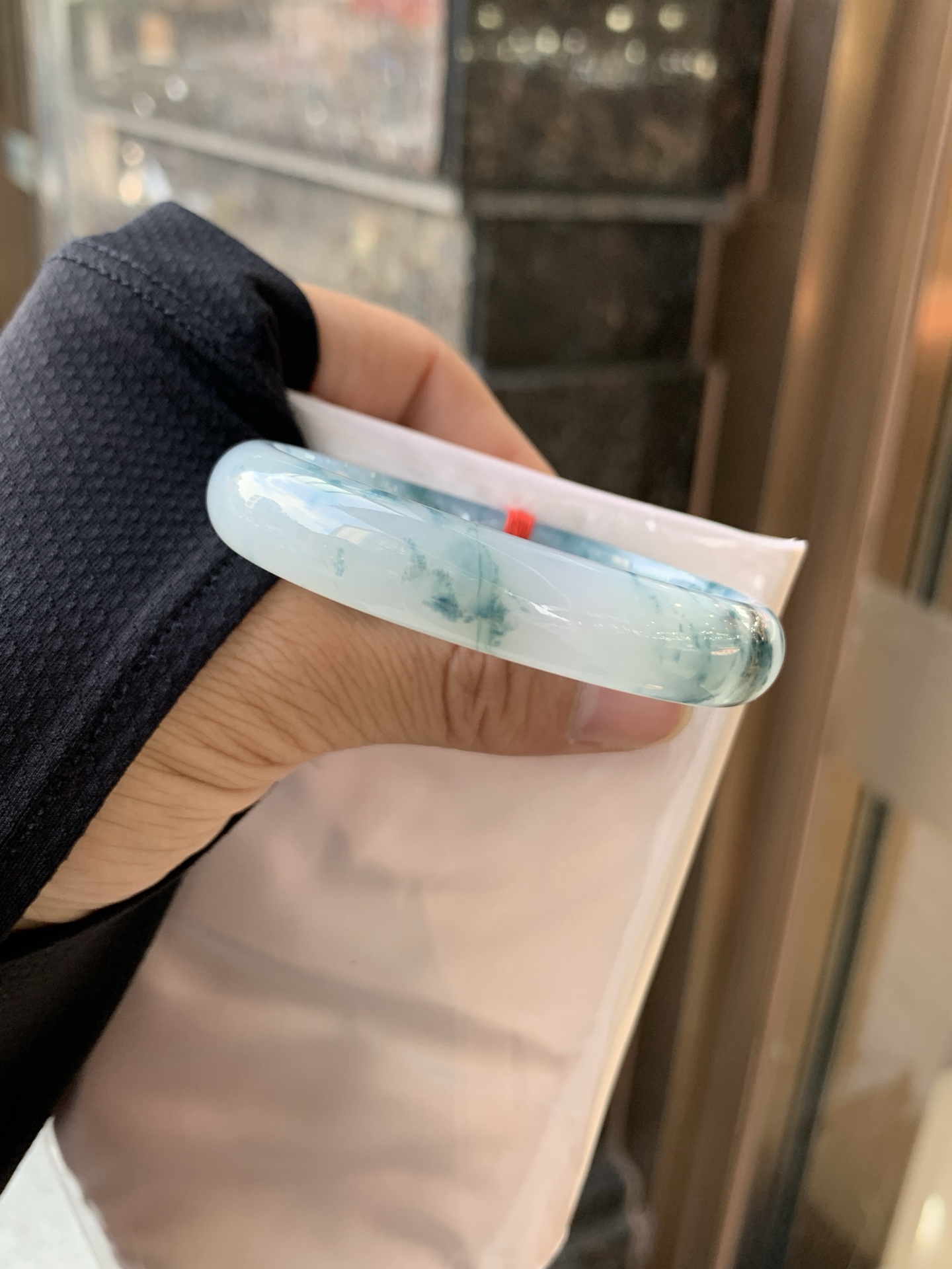 冰飘贵妃 53.3-47.1-11.7-6.2 1008-01-663 种水胶润细腻，底子奶白，无裂