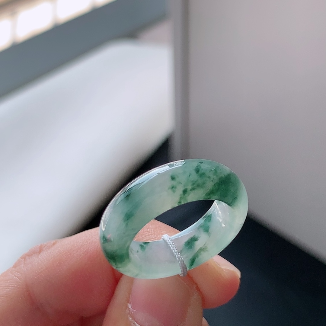 ️ 冰飘花戒圈 翠色清新，种老底子细腻，佩戴优雅清新 货号1121007，24.1-6.7-3.9