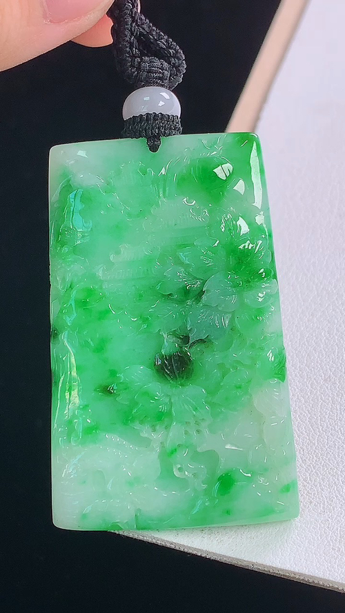 ️冰飘绿山水牌，无裂，尺寸:50.1-31.8-6.4mm 6