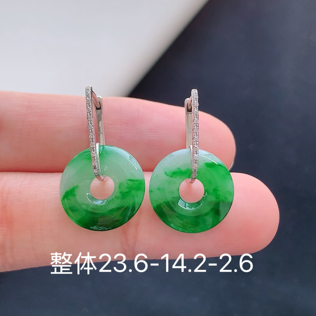 ️冰飘绿甜甜圈耳扣 无裂细腻水润 ，佩戴简约大气 货号181007，23.6-14.2-2.6