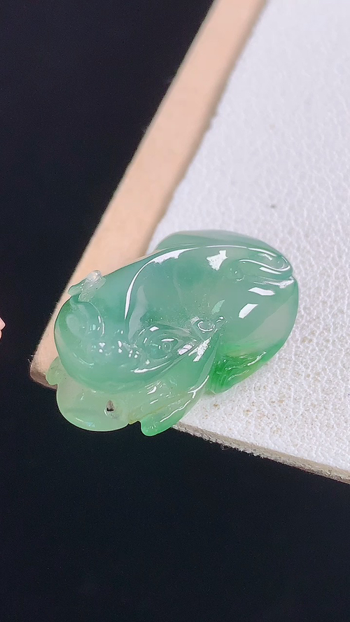 ️冰飘花貔貅，无裂 尺寸:21.5-13.6-9.4mm 6