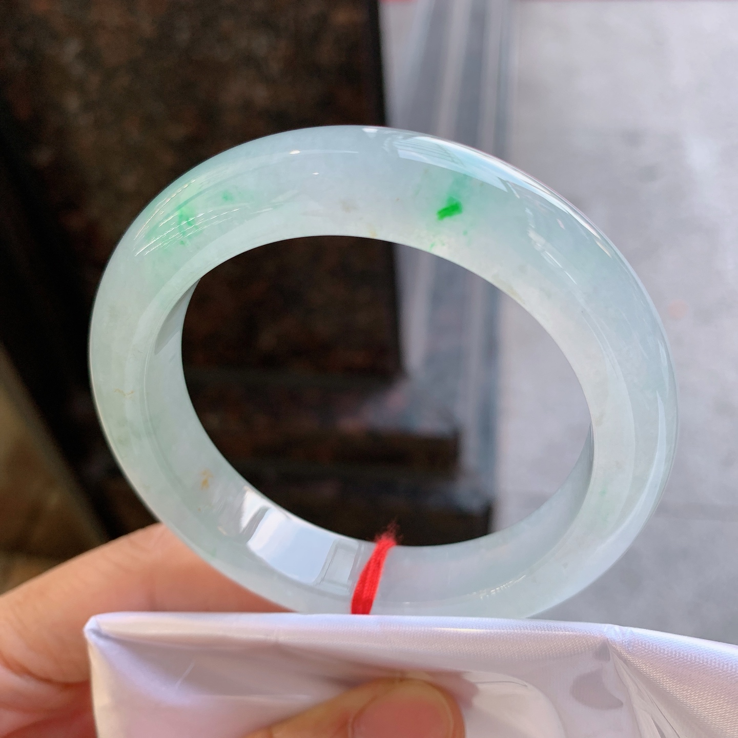 正圈冰飘绿撒金 无裂 尺寸：54.6/11.8/9.5 冰润