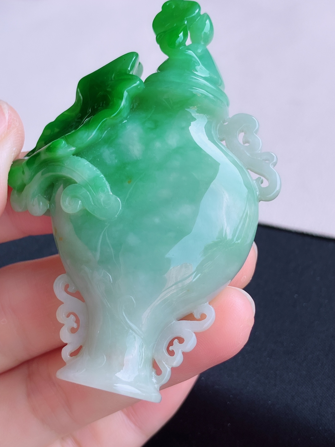 ️翠绿鼻烟壶，饱满大气，尺寸78.8/51/16.3/自然光实拍