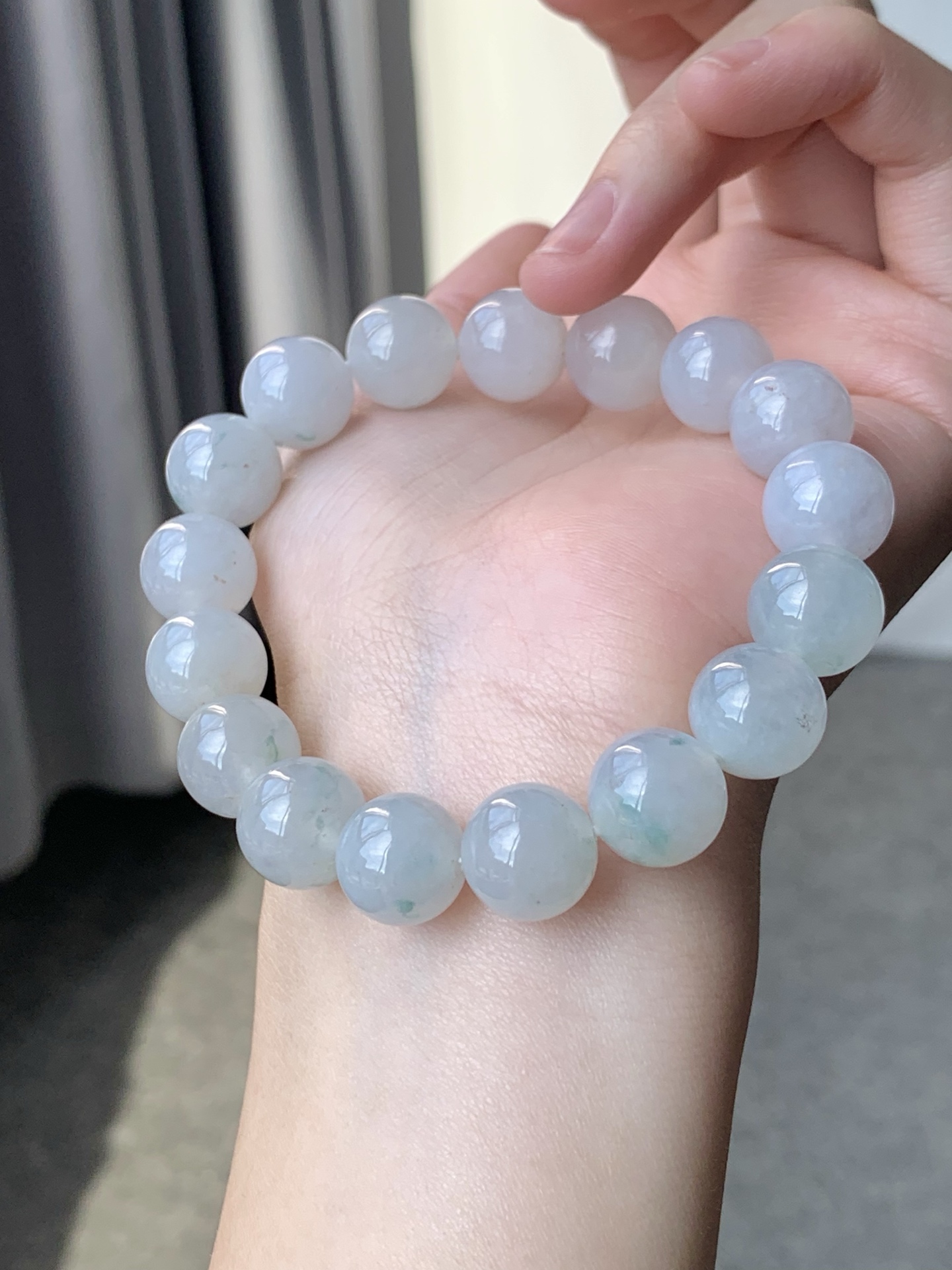 一口 没有折扣 飘花手链 色泽亮丽 胶润细腻 尺寸12【1005L1-418】