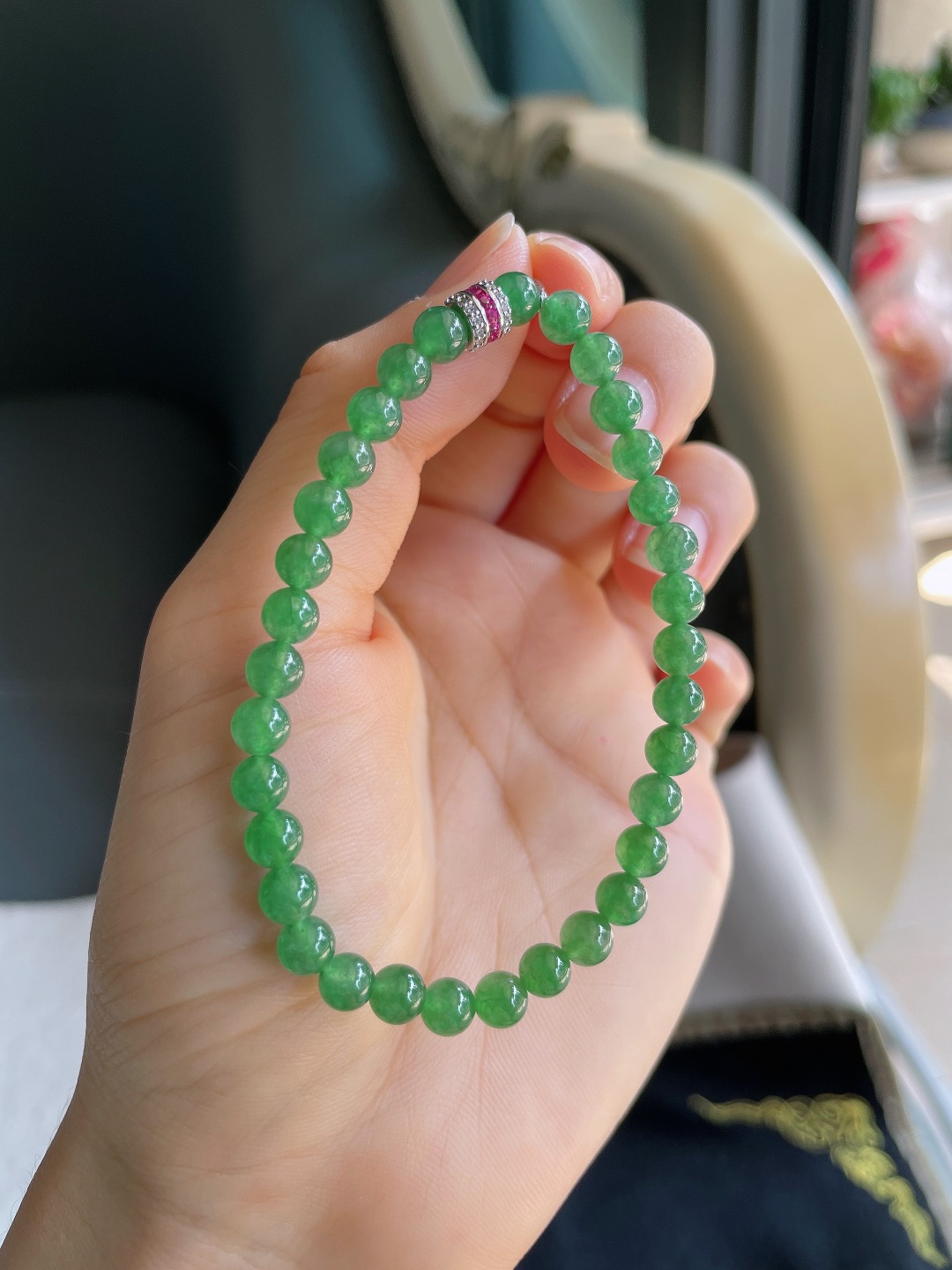 缅甸天然翡翠A货，冰满绿手串，尺寸：5.5mm。【编4762】