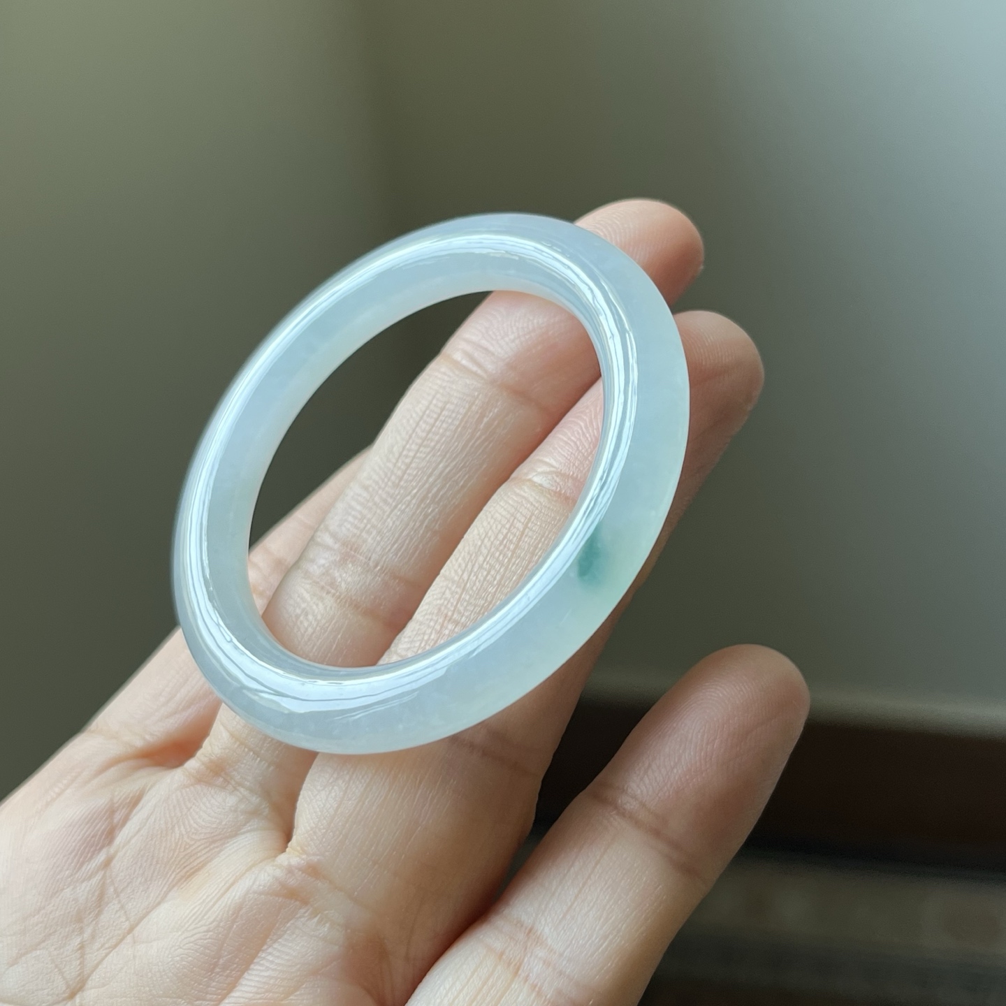 冰种飘花童镯，宝宝手镯，种水好，冰透无裂，内直径40.2，7×6.5，超值
