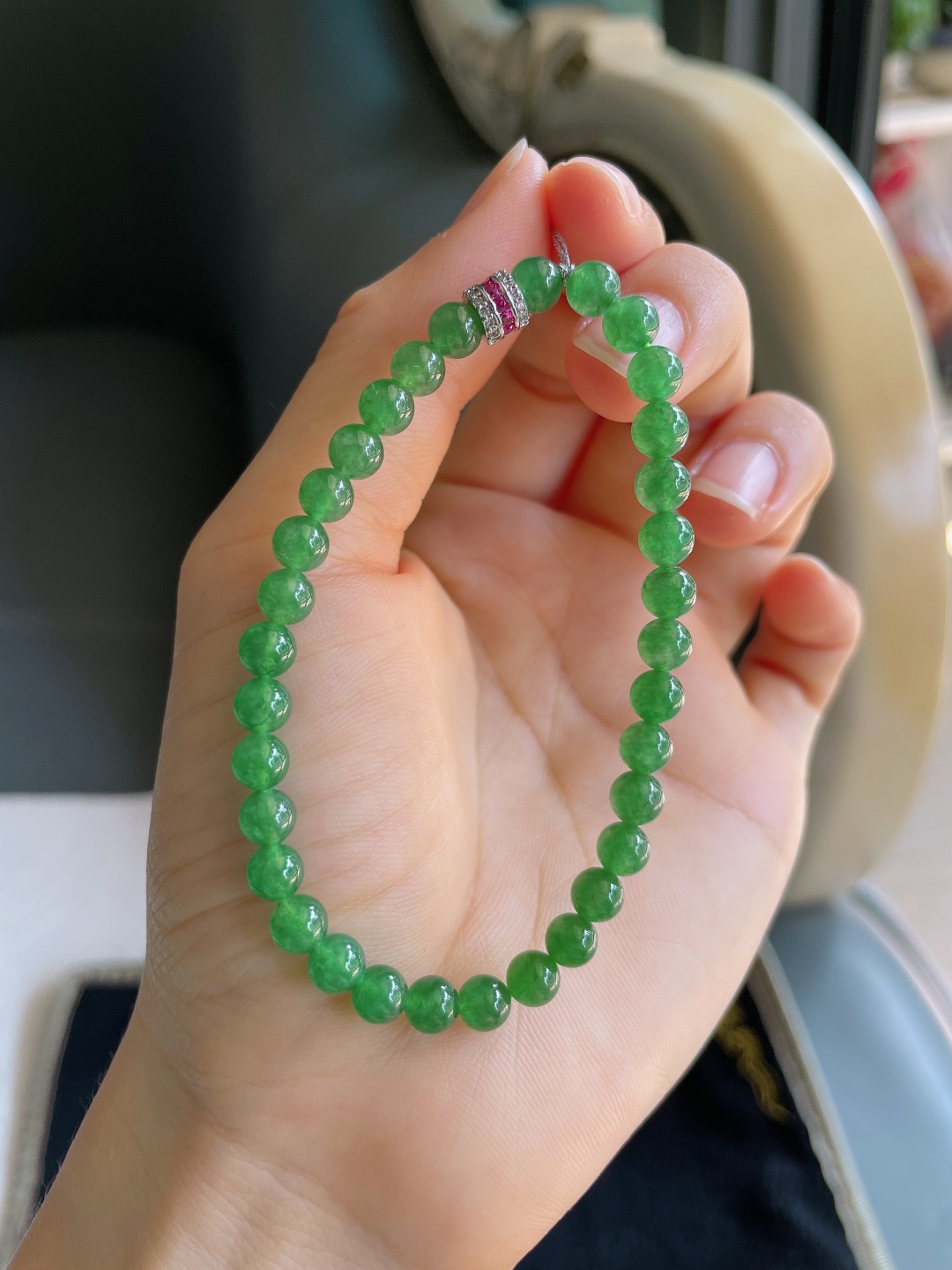 缅甸天然翡翠A货，冰满绿手串，尺寸：5.5mm。【编4761】
