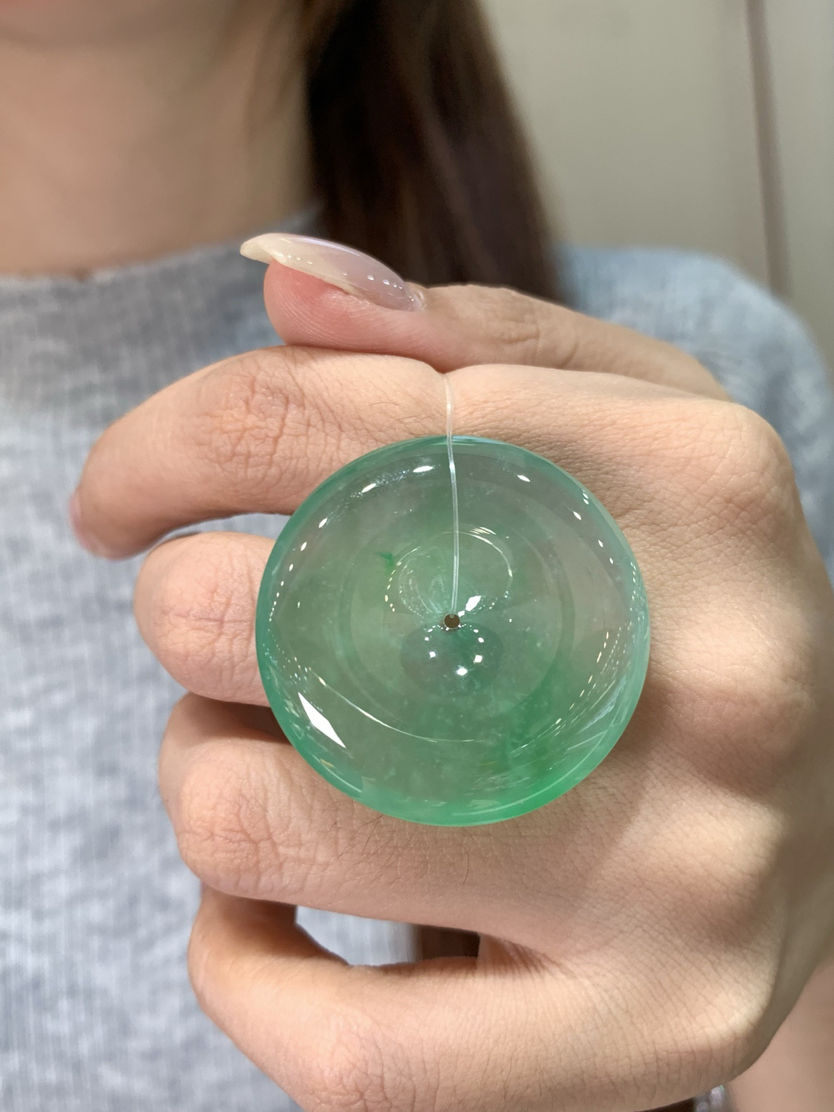 冰飘绿平安扣，平平安安~
尺寸34.8-6.7mm
