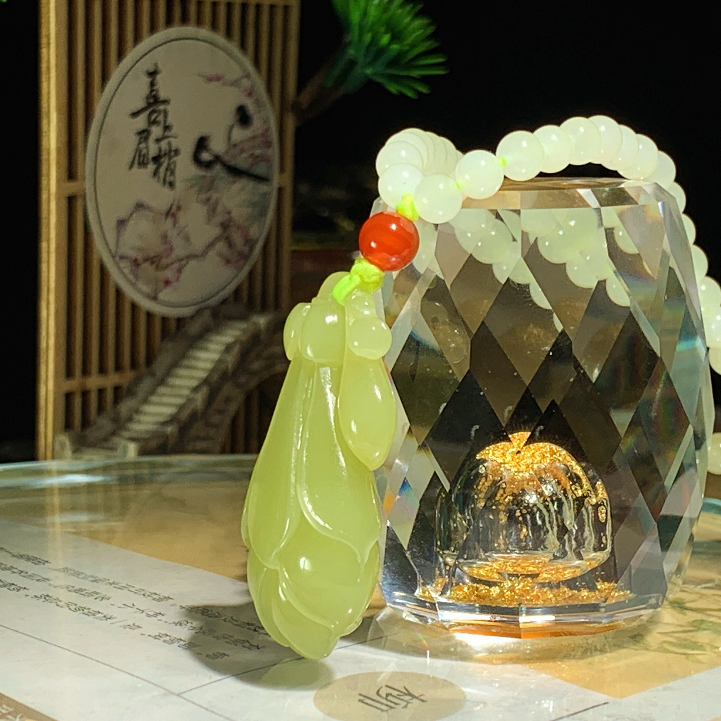 新疆若羌黄口料玉兰花挂件 尺寸40/18/11重33.8克，玉质细腻油润 底色纯净 脂粉好，品质好！lt2601008
