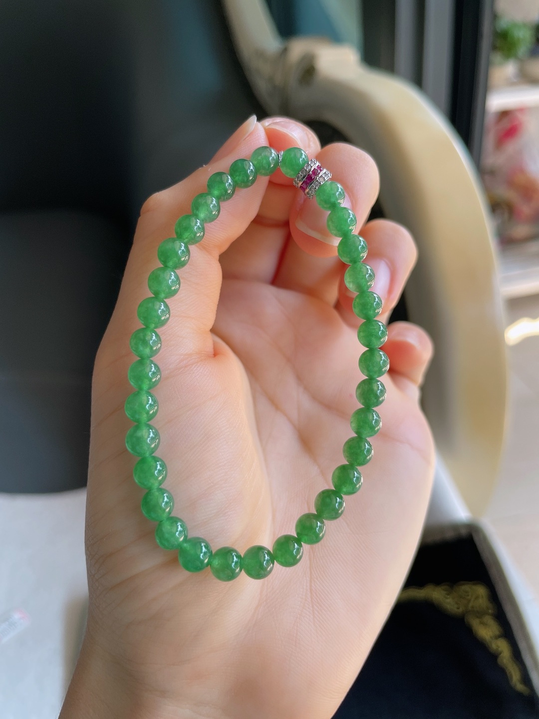 缅甸天然翡翠A货，冰满绿手串，尺寸：5.5mm。【编4763】