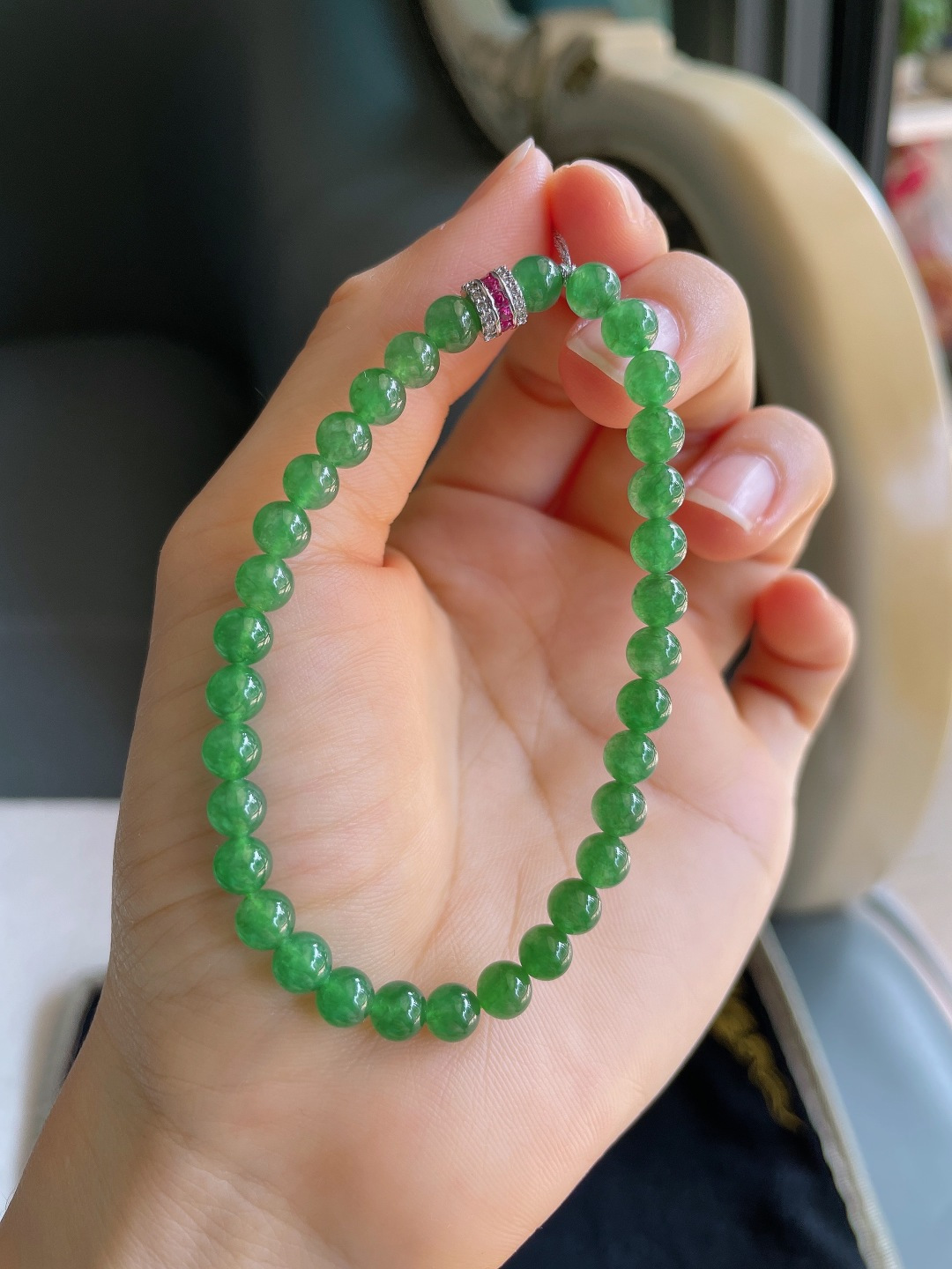 缅甸天然翡翠A货，冰满绿手串，尺寸：5.5mm。【编4761】