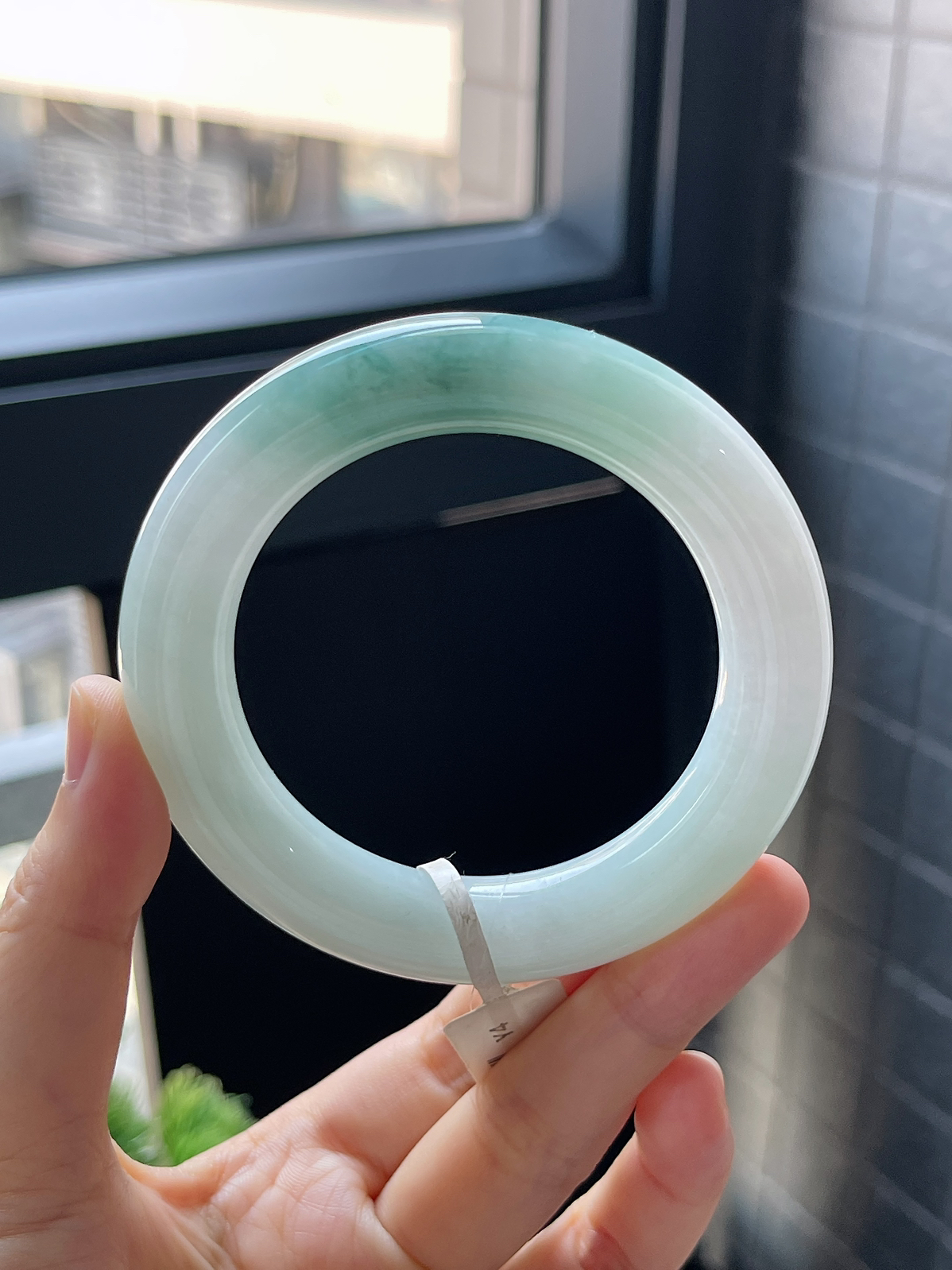圆镯54圈口，翡翠糯化种飘花手镯