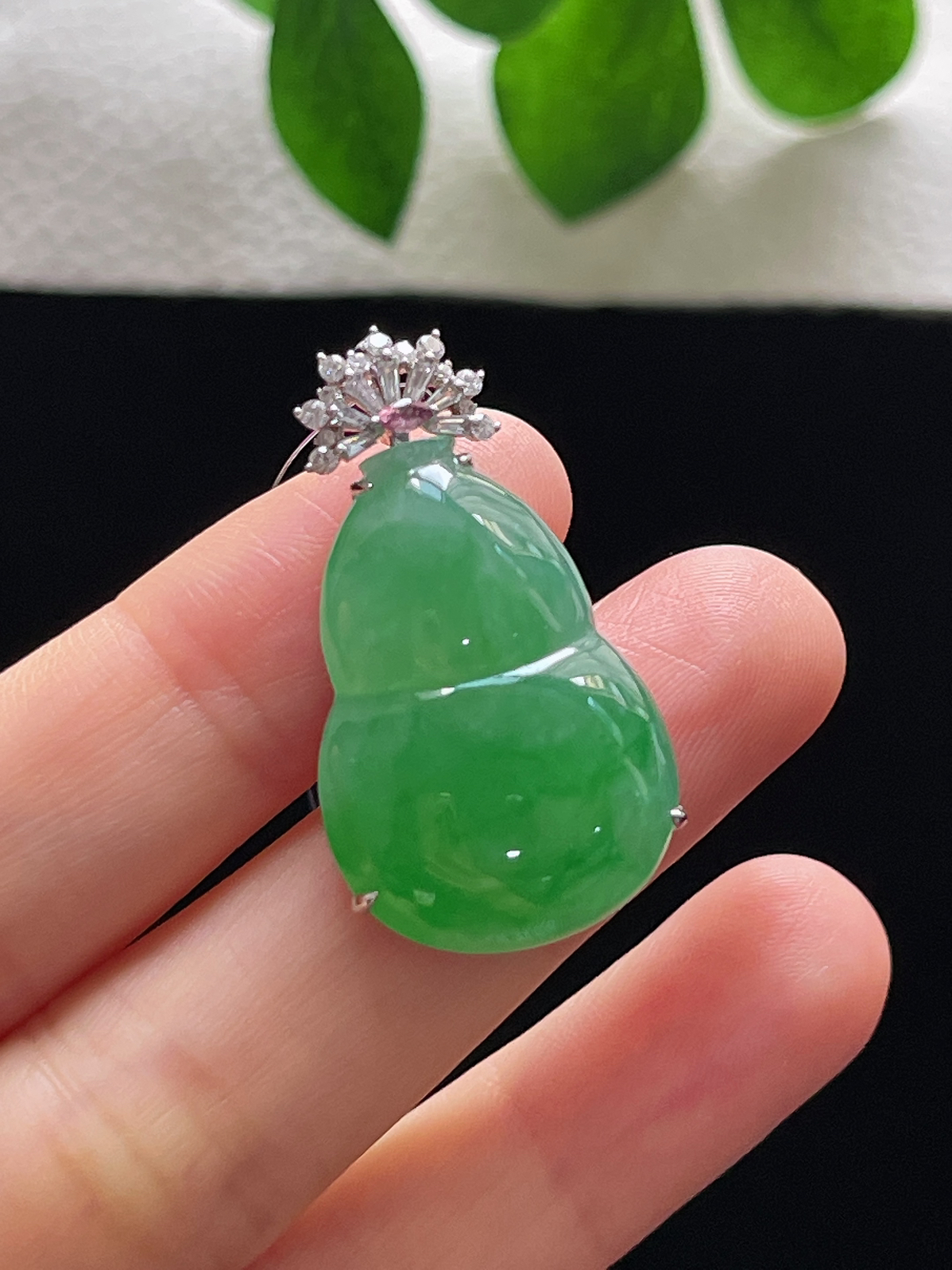 18k金翡翠冰糯种飘绿葫芦