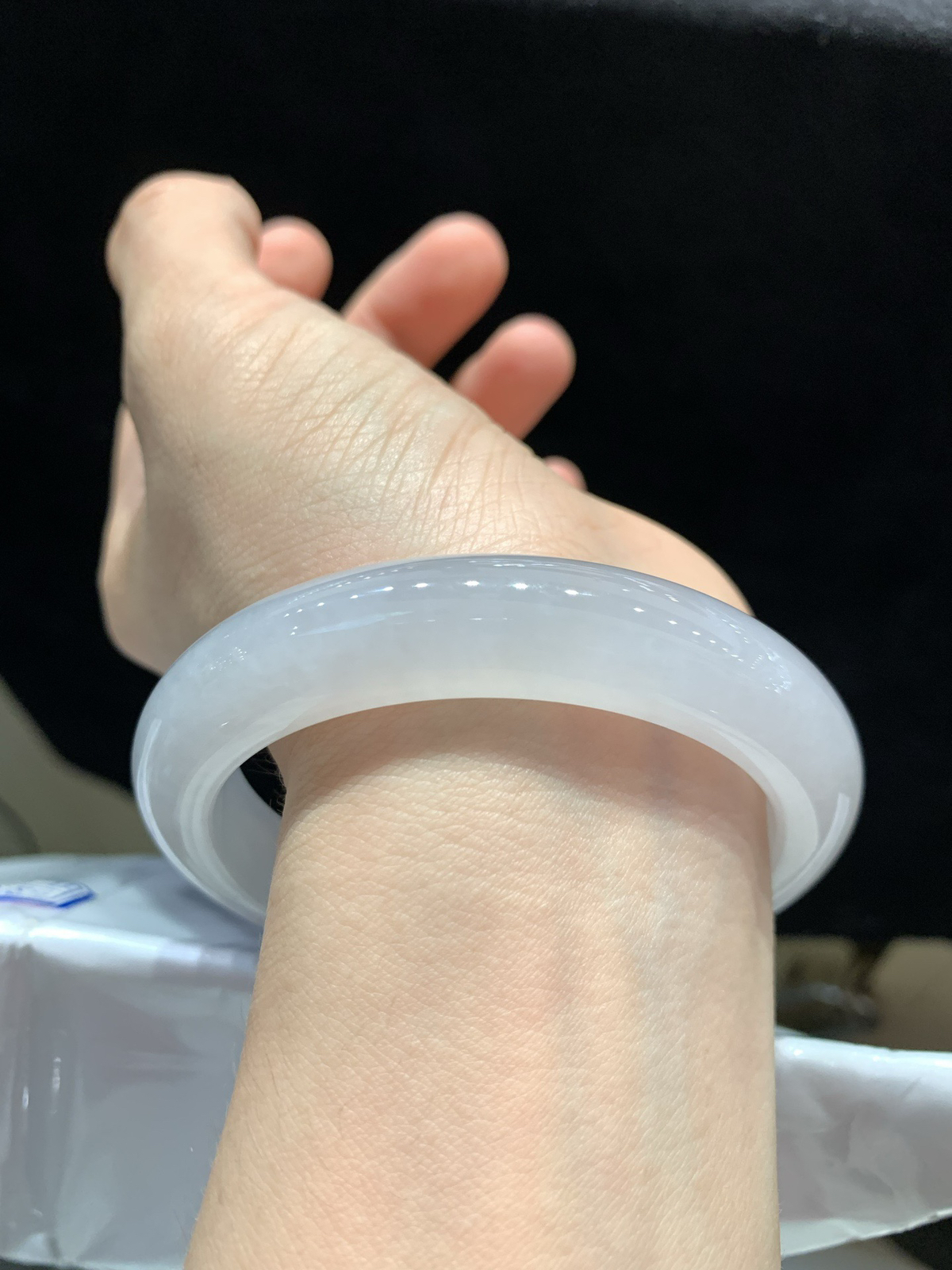 尺寸58.9/12.5/10，冰手镯
水润细腻 种老