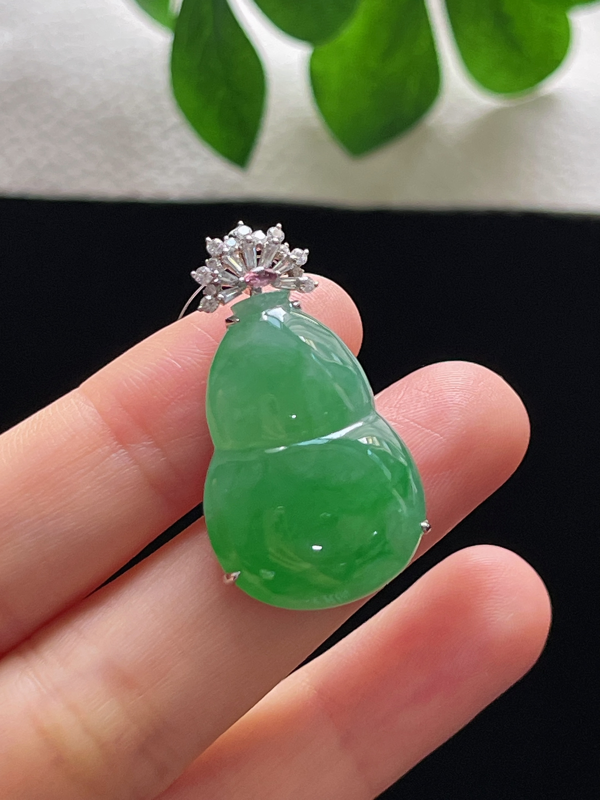 18k金翡翠冰糯种飘绿葫芦