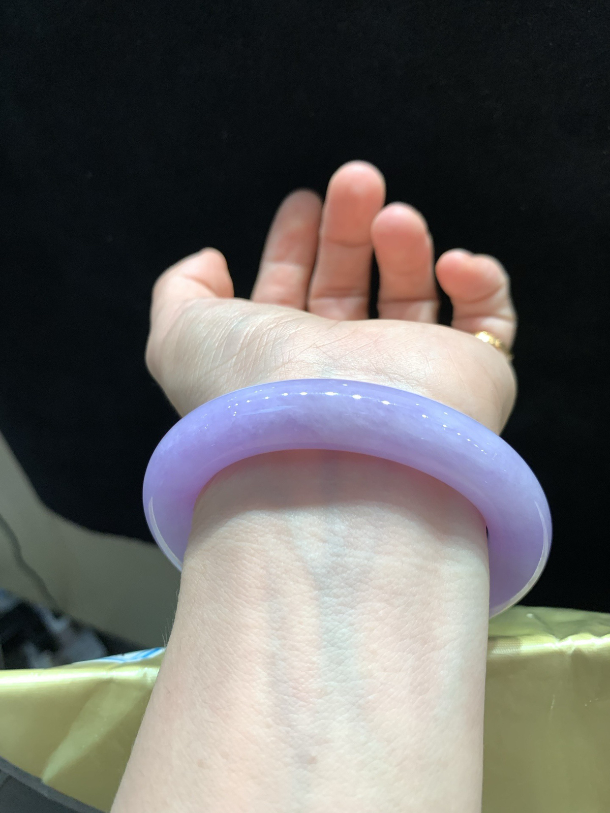 尺寸54.7/11.1，紫罗兰圆条手镯
水润细腻 色好
