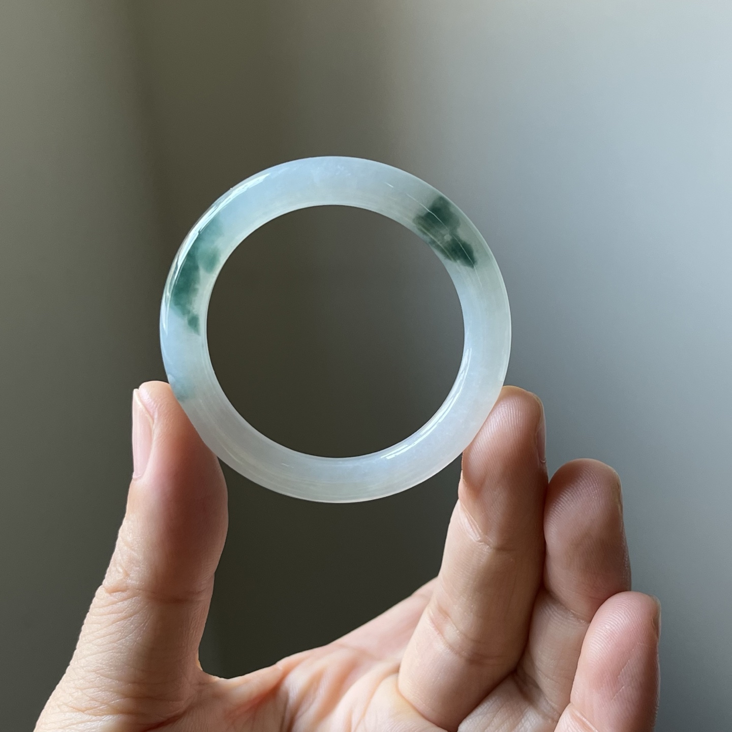 冰种飘花童镯，宝宝手镯，种水好，冰透无裂，内直径40.2，7×6.5