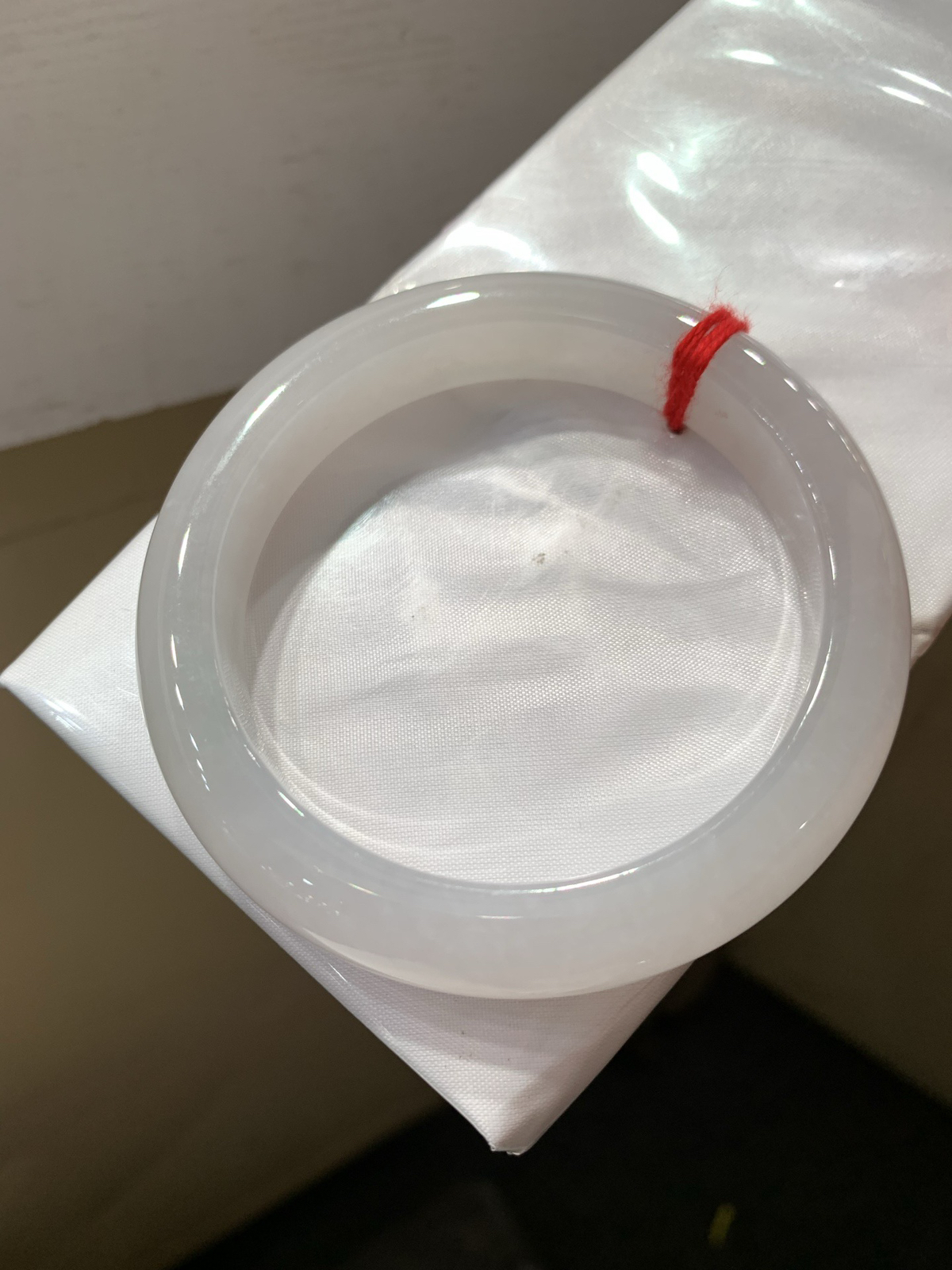 尺寸58.9/12.5/10，冰手镯
水润细腻 种老