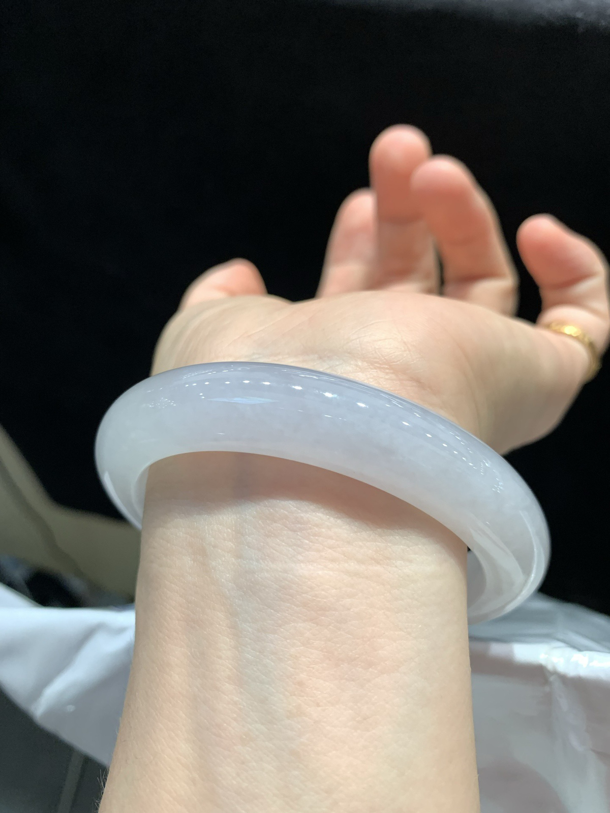 尺寸58.9/12.5/10，冰手镯
水润细腻 种老