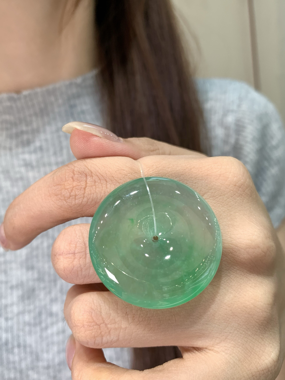 冰飘绿平安扣，平平安安~
尺寸34.8-6.7mm