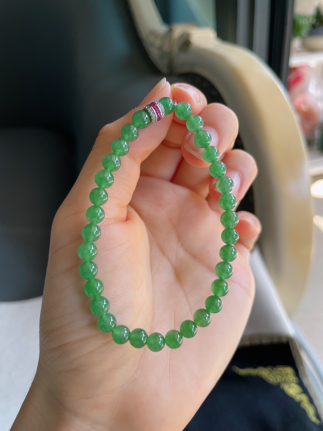 缅甸天然翡翠A货，冰满绿手串，尺寸：5.5mm。【编4762】