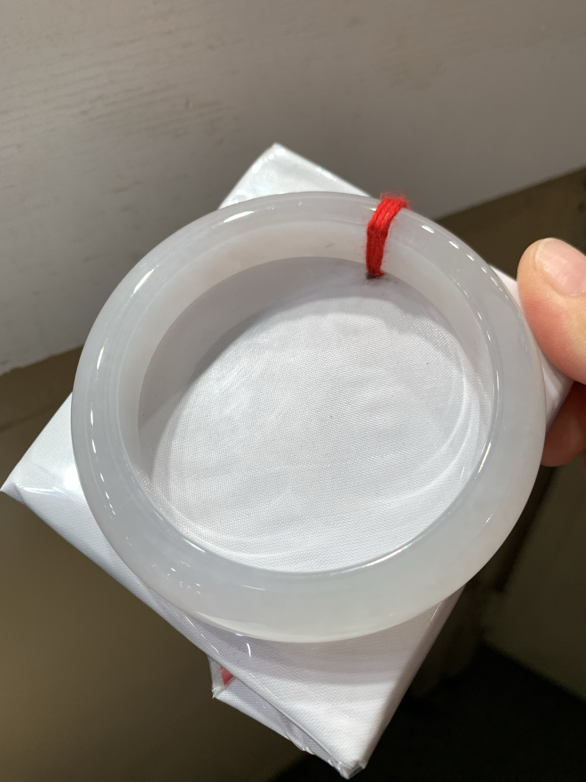 尺寸58.9/12.5/10，冰手镯
水润细腻 种老