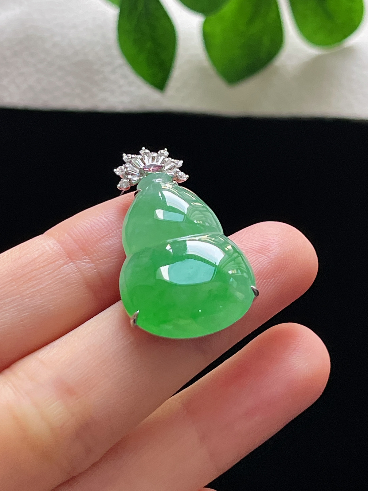 18k金翡翠冰糯种飘绿葫芦