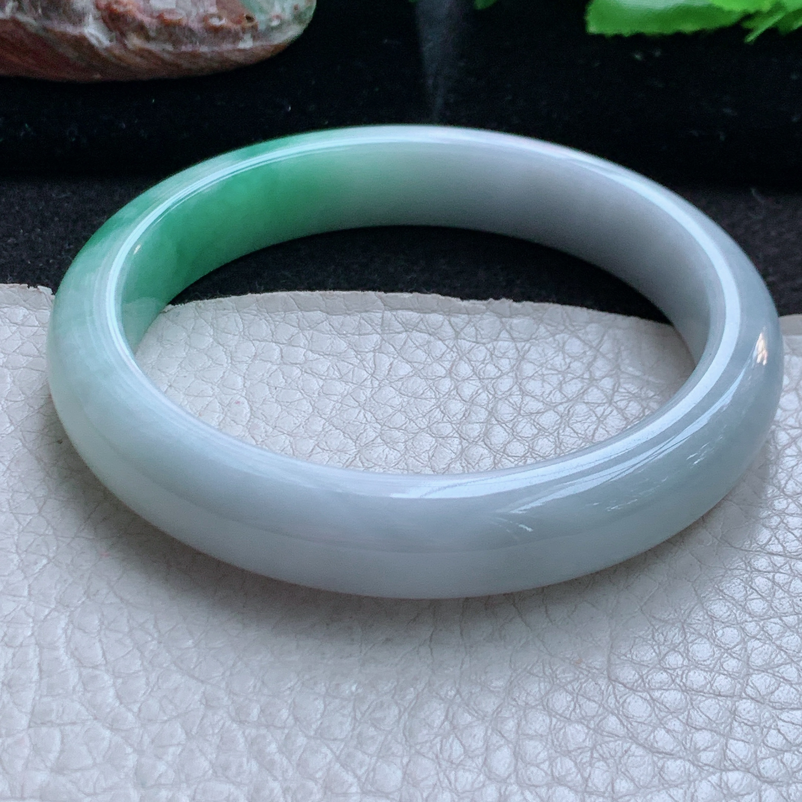 jm大圈口62.5*12.5*8.5平安镯 缅甸翡翠a货玉手镯飘绿水润宽边玉手环