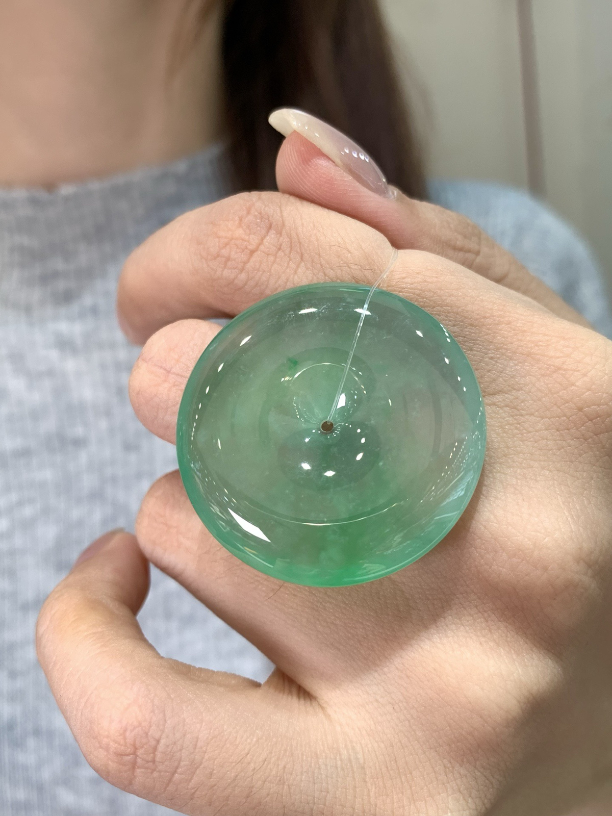 冰飘绿平安扣，平平安安~
尺寸34.8-6.7mm