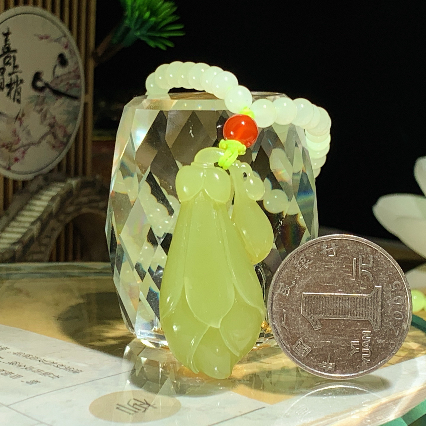 新疆若羌黄口料玉兰花挂件 尺寸40/18/11重33.8克，玉质细腻油润 底色纯净 脂粉好，品质好！lt2601008