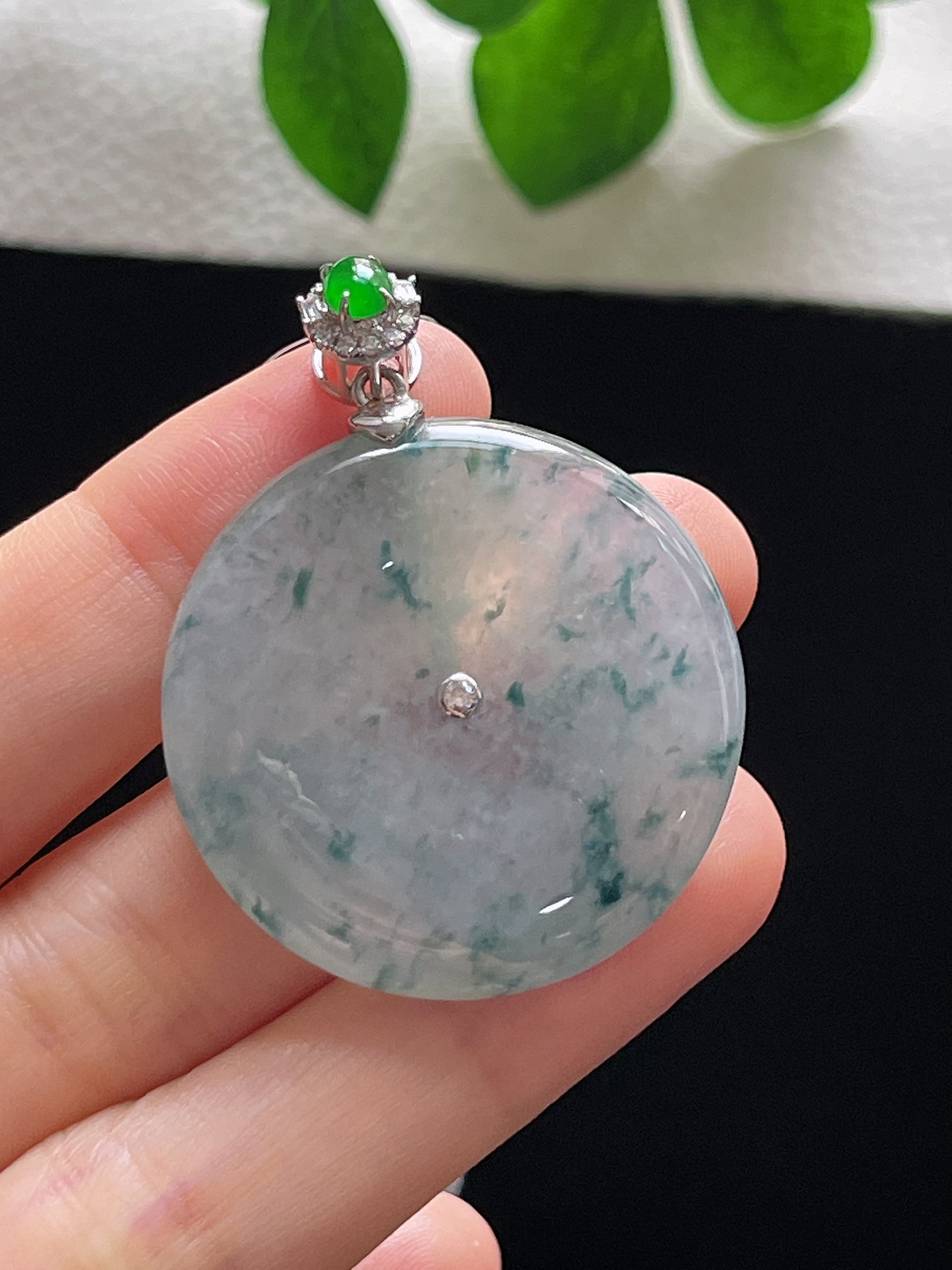18k金翡翠冰糯种淡蓝色飘花平安扣