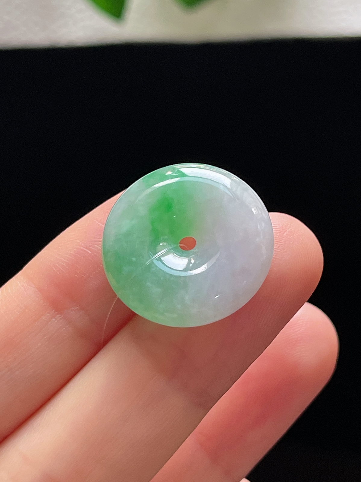 翡翠糯化种飘绿平安扣