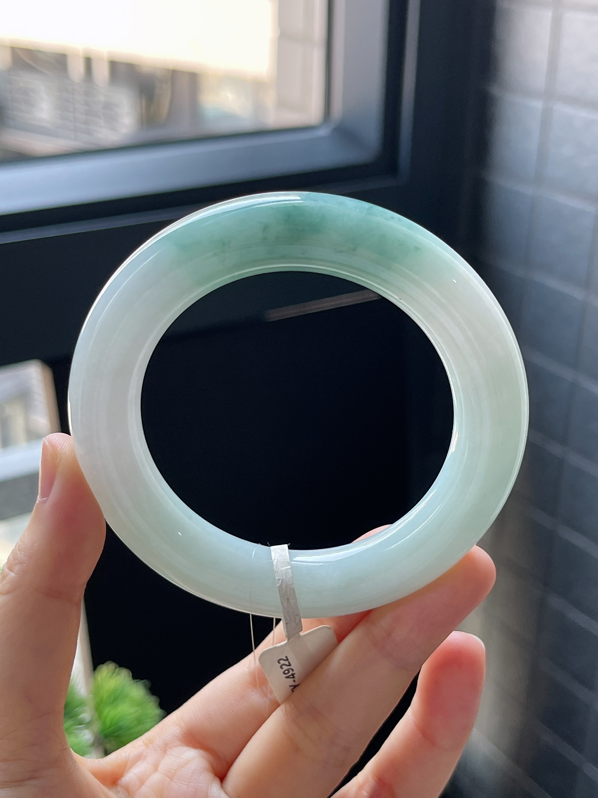 圆镯54圈口，翡翠糯化种飘花手镯