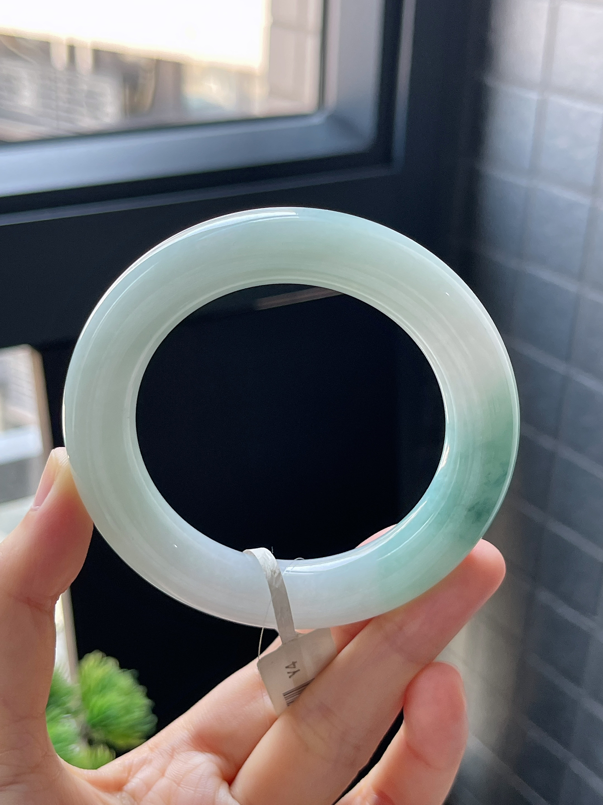 圆镯54圈口，翡翠糯化种飘花手镯