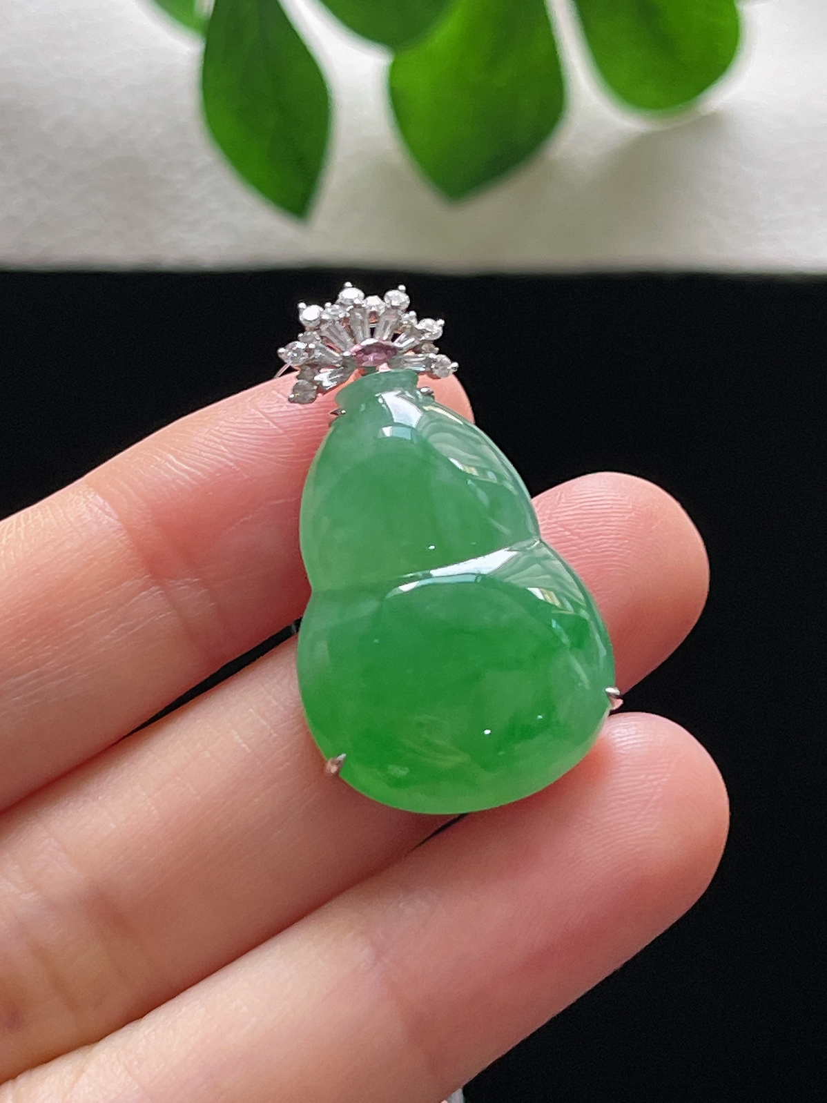 18k金翡翠冰糯种飘绿葫芦