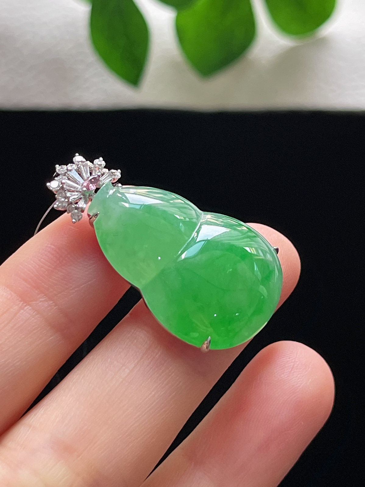 18k金翡翠冰糯种飘绿葫芦