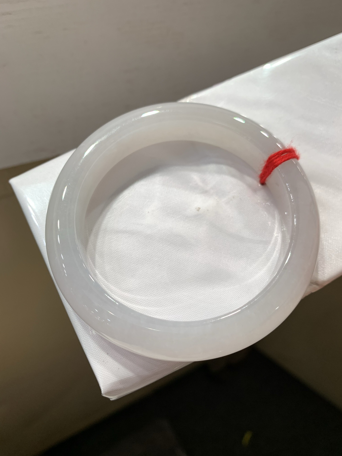 尺寸58.9/12.5/10，冰手镯
水润细腻 种老