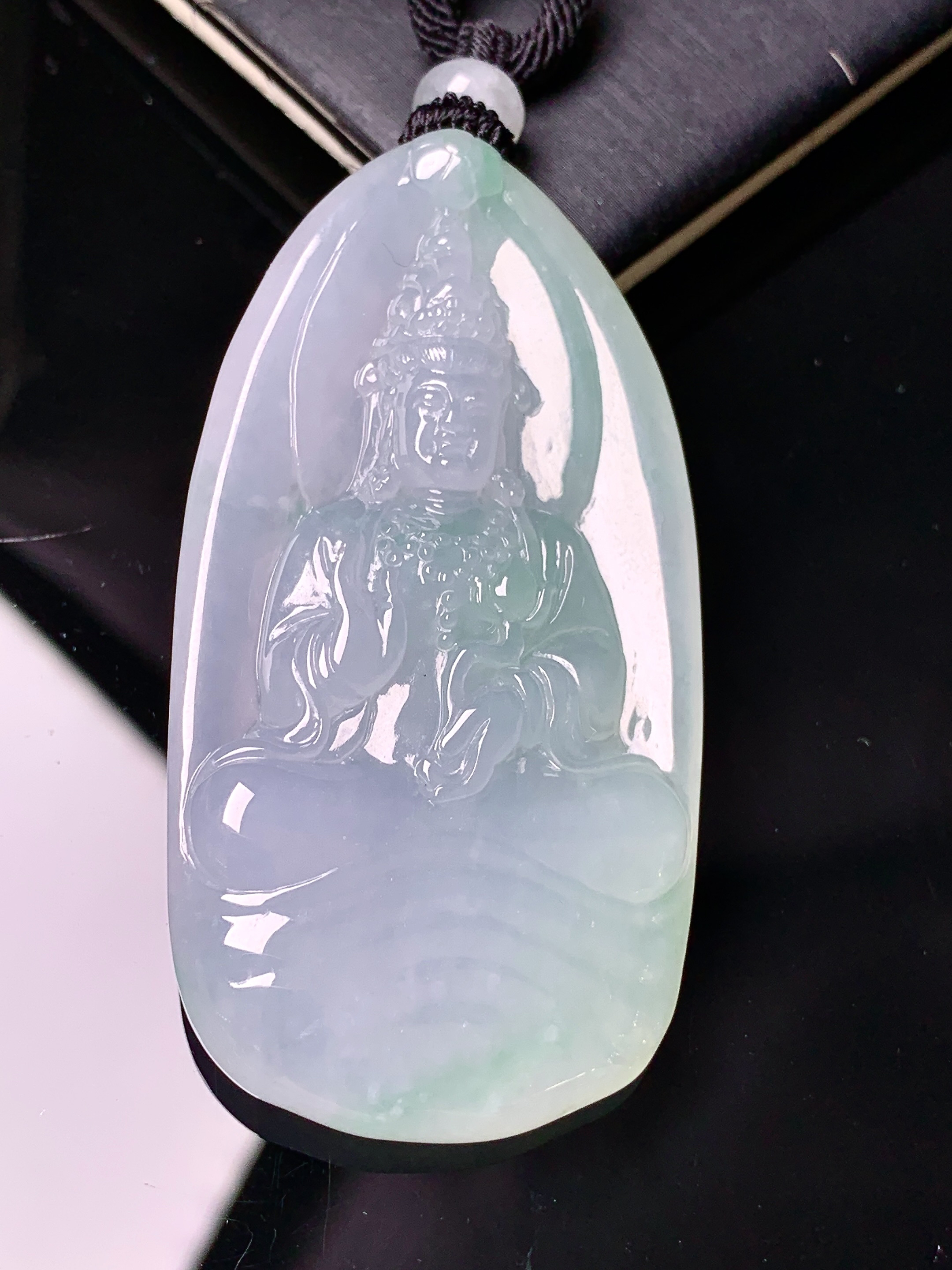 冰种度母观音菩萨吊坠 玉质细腻 色泽艳丽清新 水润亮眼 整体尺寸55.5*29*7.3 L1