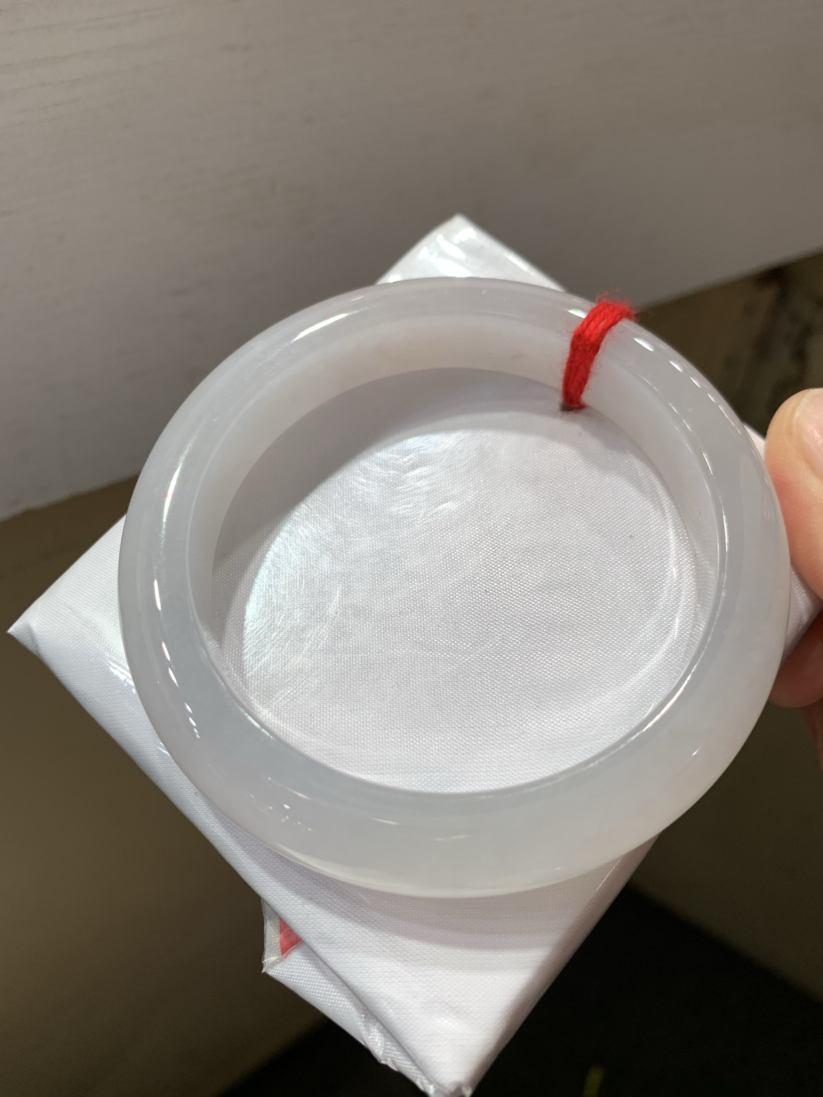 尺寸58.9/12.5/10，冰手镯
水润细腻 种老