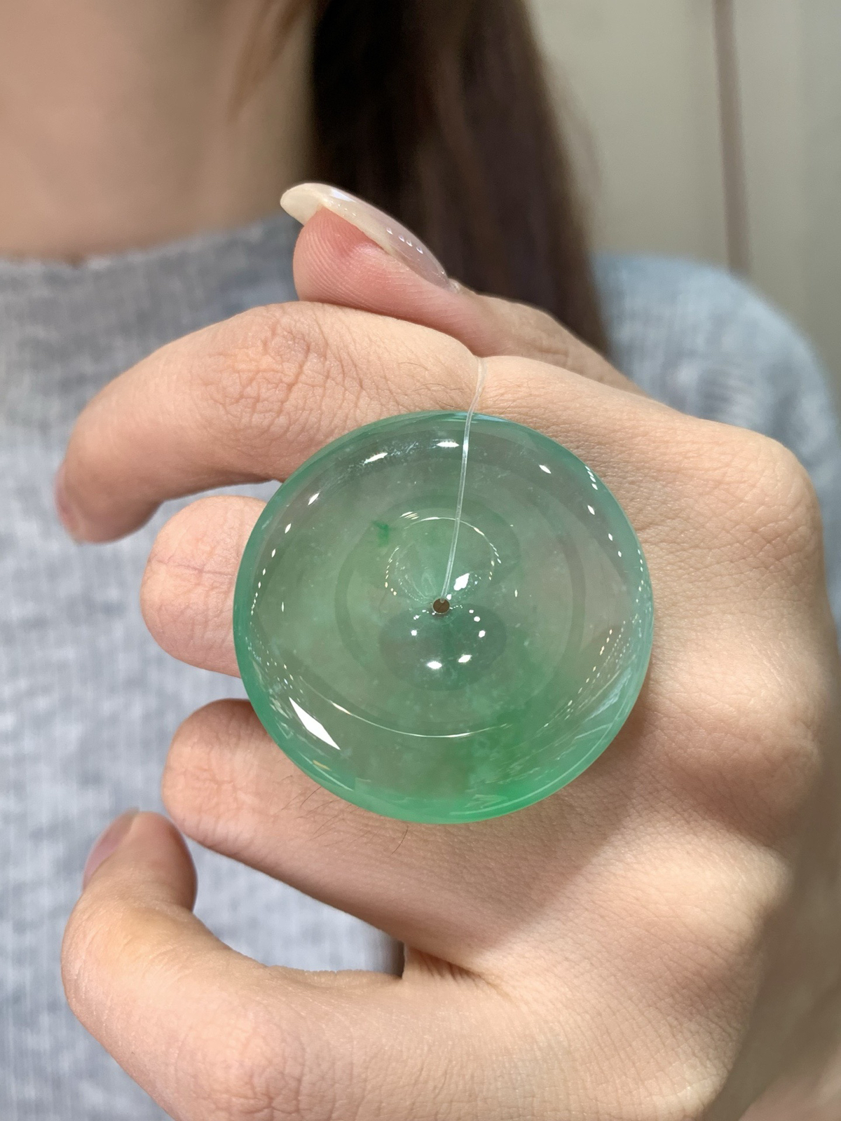 冰飘绿平安扣，平平安安~
尺寸34.8-6.7mm