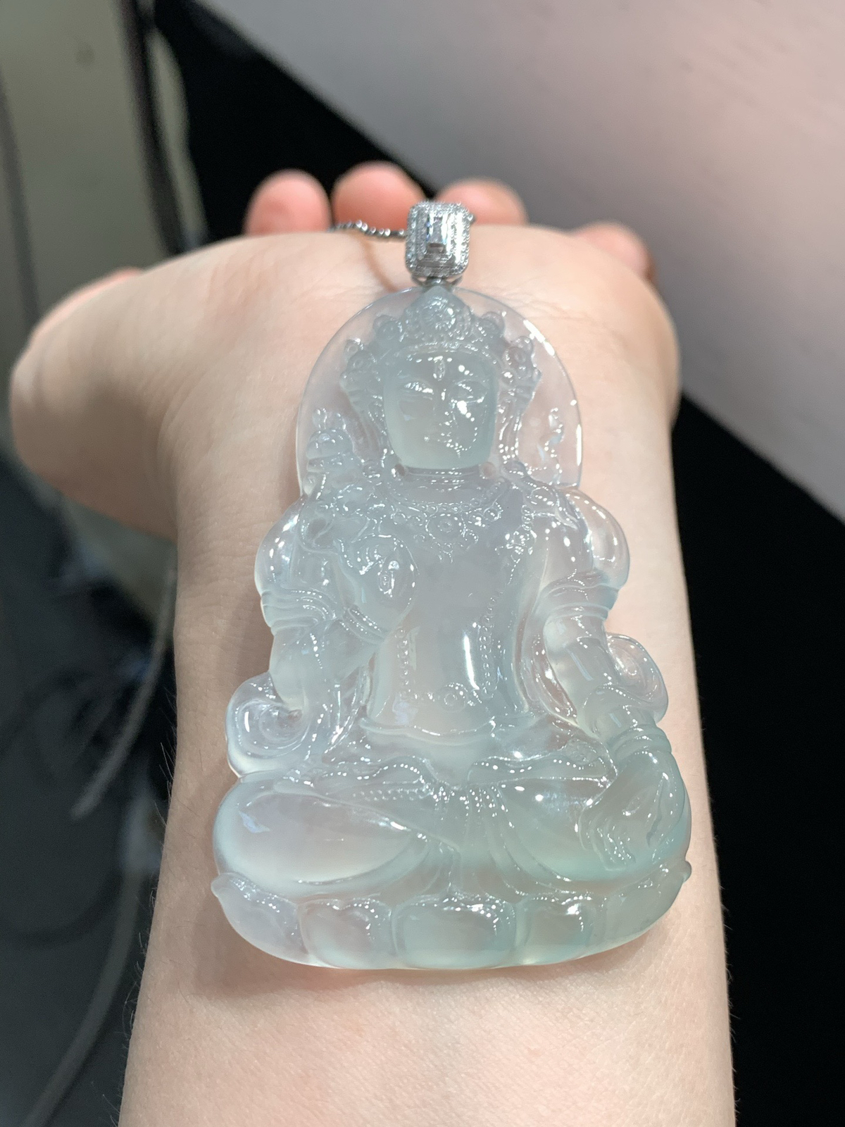 冰种度母，吉祥如意~
裸石66.5-41.6-6.2mm